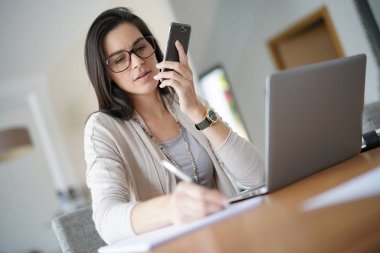 Português a trabalhar remotamente